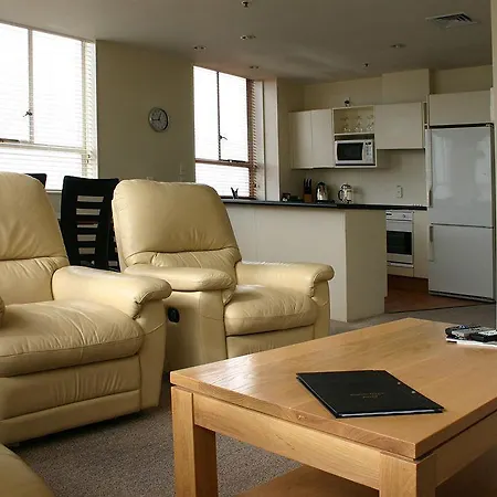 Poplars Apartment Hotel